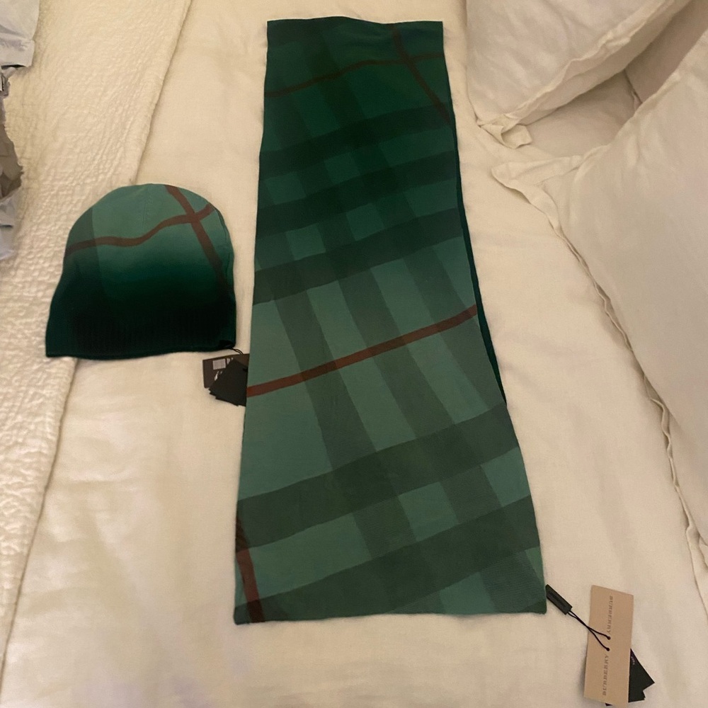 NWT Burberry Scarf & Beanie Cashmere/Wool
